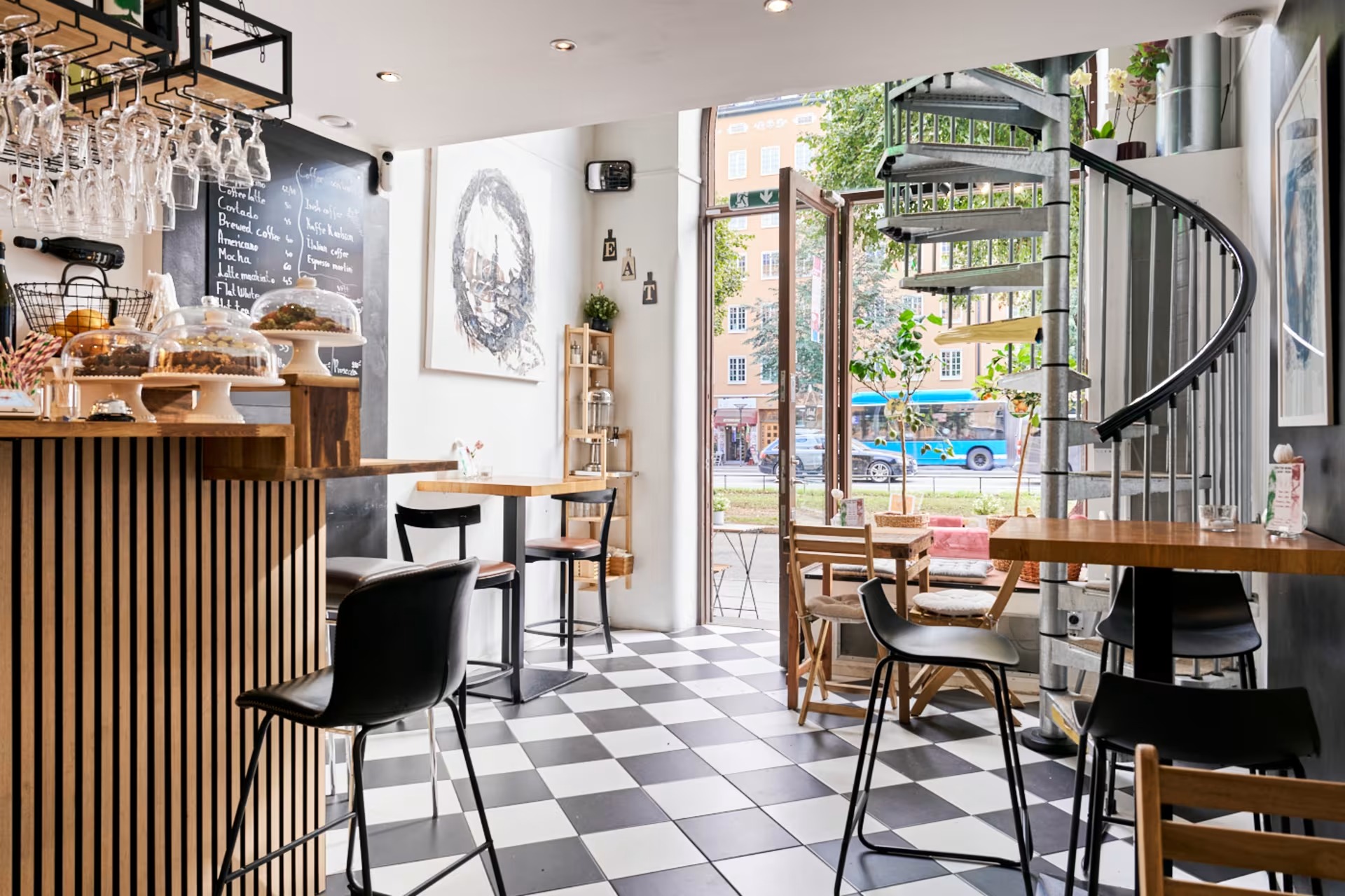Family dining at Lil Italy Stockholm